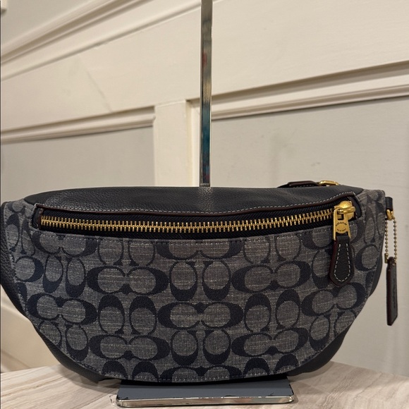 Coach Bag Warren Belt Bag Signature Chambray Pebbled Leather Navy Fanny Pack - Picture 4 of 17